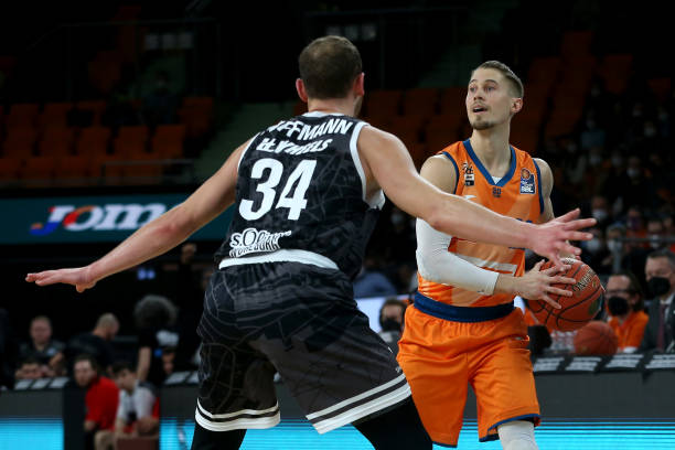 与战术调整 与战术调整