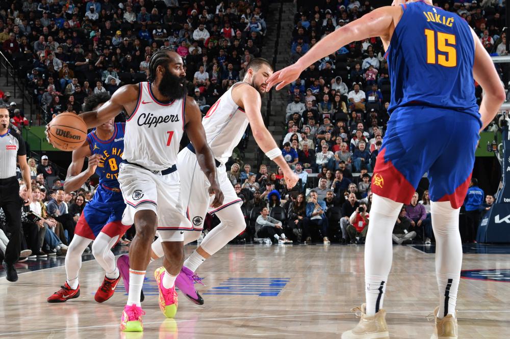 中一些豪强 中一些豪强